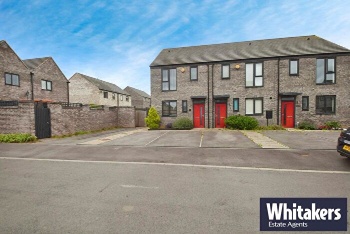 2 Bedroom End Of Terrace House To Rent In Crusoe Road, Kingswood, HU7