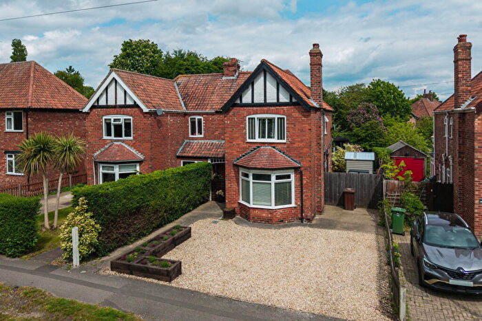 3 Bedroom Semi-Detached House For Sale In Ruskin Avenue, Lincoln, LN2