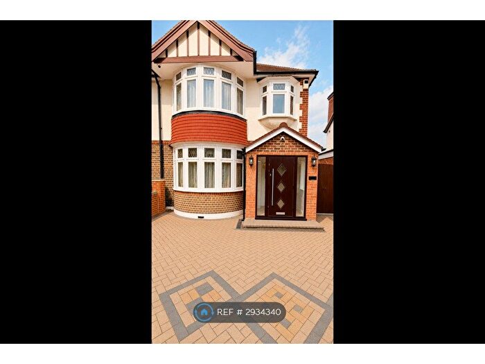 3 Bedroom Semi-detached House To Rent In Kingston Road, Epsom, KT19