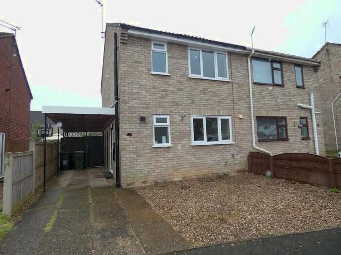 3 Bedroom Semi-Detached House To Rent In Sturdee Close, Thetford, IP24