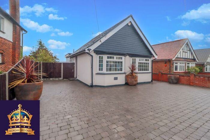 2 Bedroom Detached Bungalow To Rent In Brackendale Avenue, Basildon, SS13