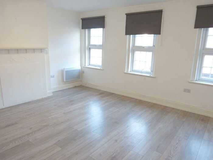 1 Bedroom Flat To Rent In London, NW11