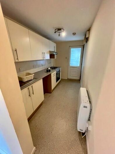 1 Bedroom Flat To Rent In Queen Street, Torquay, TQ1