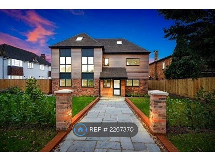 2 Bedroom Flat To Rent In Braeburn Court, London, N14