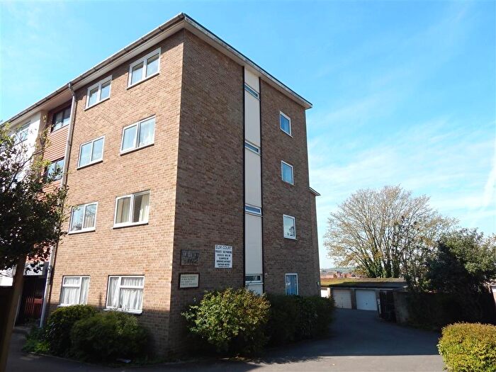 2 Bedroom Flat To Rent In Elm Grove Road, Salisbury, SP1