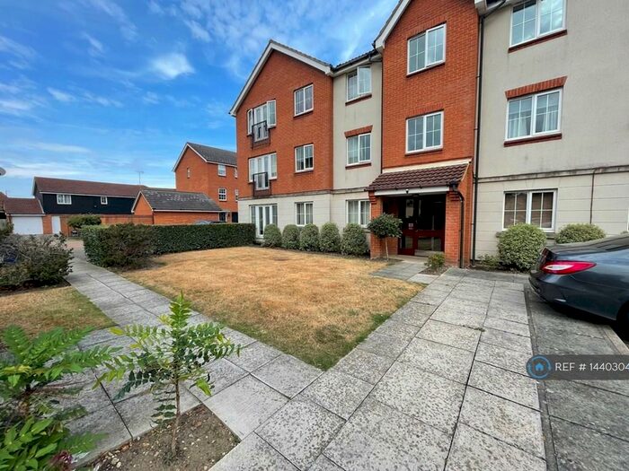 2 Bedroom Flat To Rent In Amethyst House, Sittingbourne, ME10