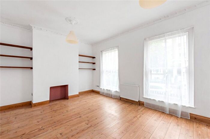 2 Bedroom Apartment To Rent In Oakley Road, Islington, N1