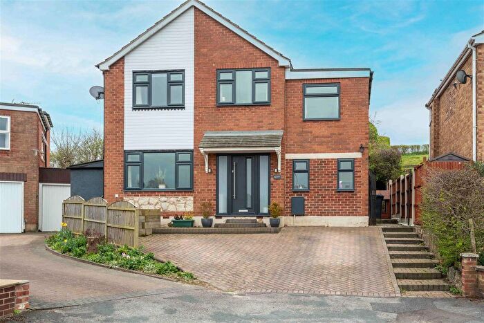 4 Bedroom Detached House For Sale In Windmill Grove, Tadcaster, LS24