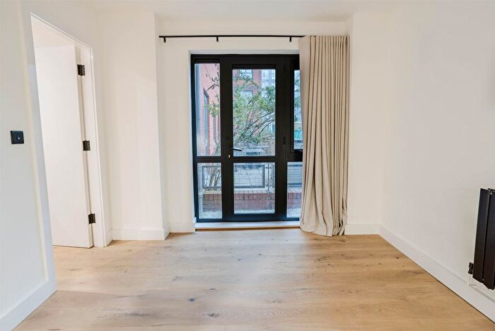 2 Bedroom Flat For Sale In Ellesmere Street, Manchester, M15