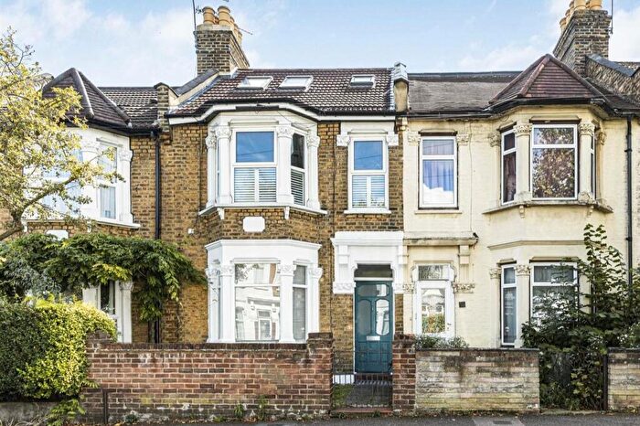 2 Bedroom Flat For Sale In Barrett Road, Walthamstow, London, E17