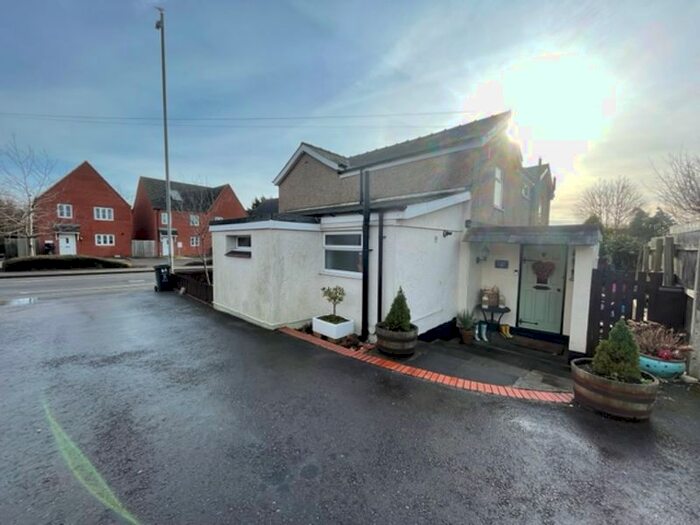 4 Bedroom Cottage To Rent In Bedroom Cottage To Rent, Swindon Road, Stratton St. Margaret, SN3