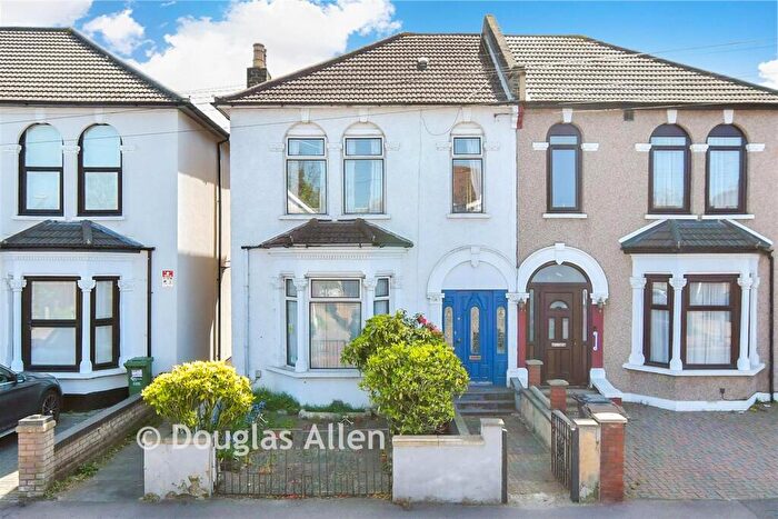 4 Bedroom Semi Detached House For Sale In Mill Lane, Romford, Essex, RM6