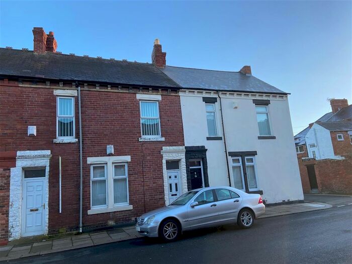 2 Bedroom Flat To Rent In Clifton Avenue, Wallsend, Tyne And Wear, NE28
