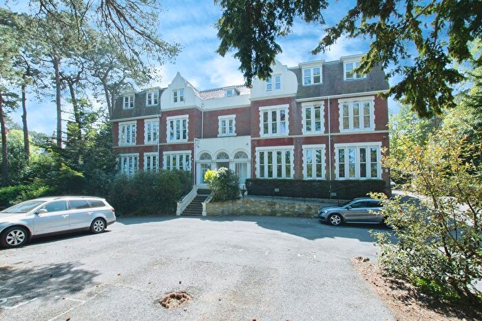 2 Bedroom Flat For Sale In Knyveton Road, Bournemouth, BH1