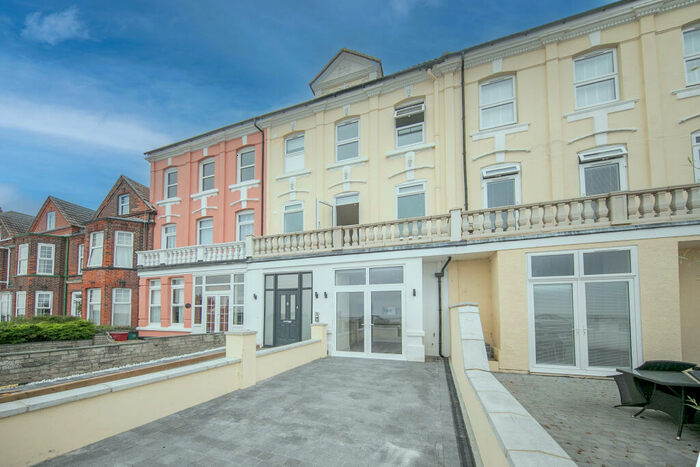 2 Bedroom Apartment To Rent In Marine Parade, Harwich, CO12