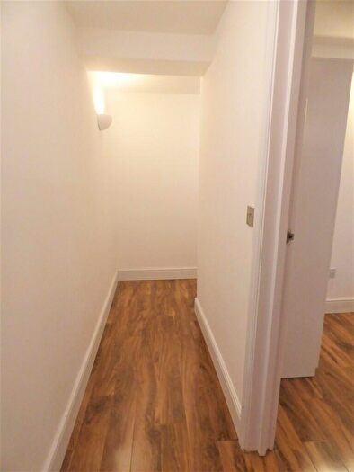 1 Bedroom Flat To Rent In Wick Road, London, E9