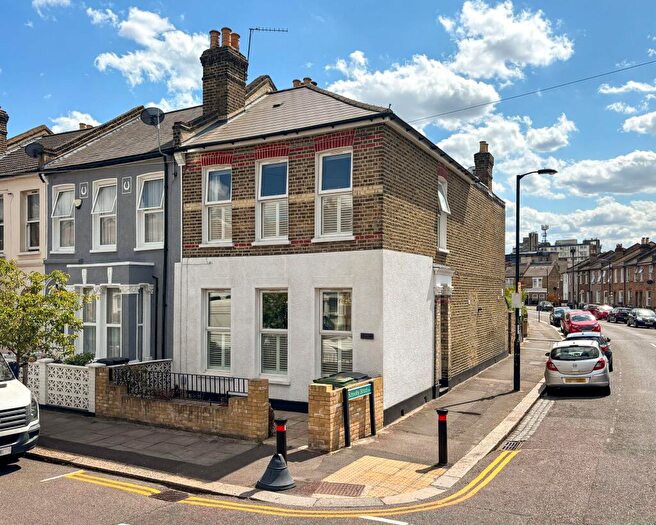 3 Bedroom Terraced House For Sale In Bradgate Road, London, SE6