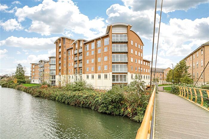 1 Bedroom Flat To Rent In Lion Court, Southbridge, Northampton, NN4