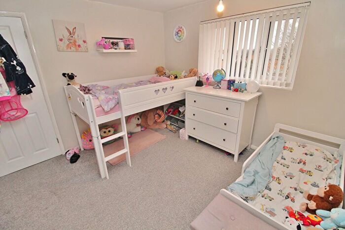 2 Bedroom End Of Terrace House For Sale In Wellow Close, Bedhampton, PO9