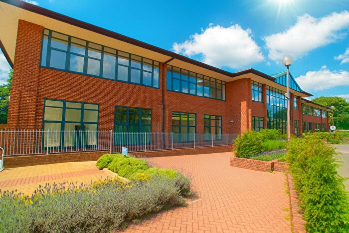 1 Bedroom Flat To Rent In Bellmont Lodge, Welwyn Garden City, Herts, AL7