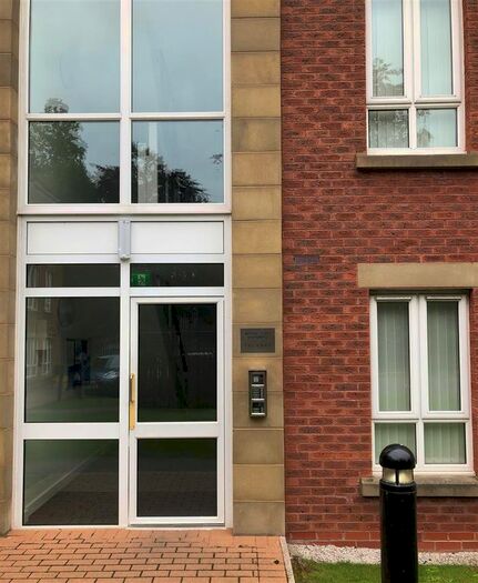 2 Bedroom Flat To Rent In Mayfair Court, Prenton, CH43