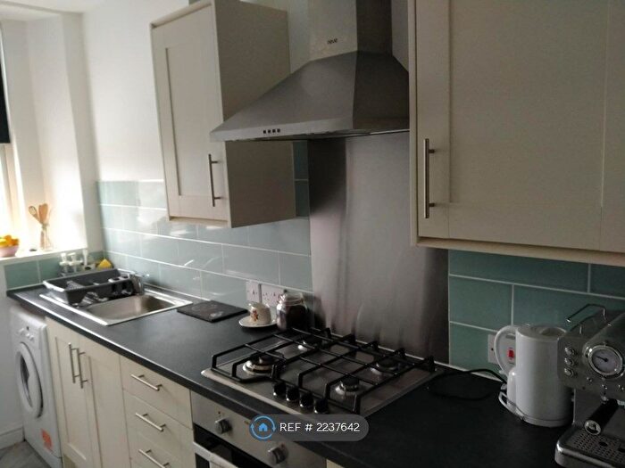 1 Bedroom Flat To Rent In Elrich Court, Cardiff, CF11