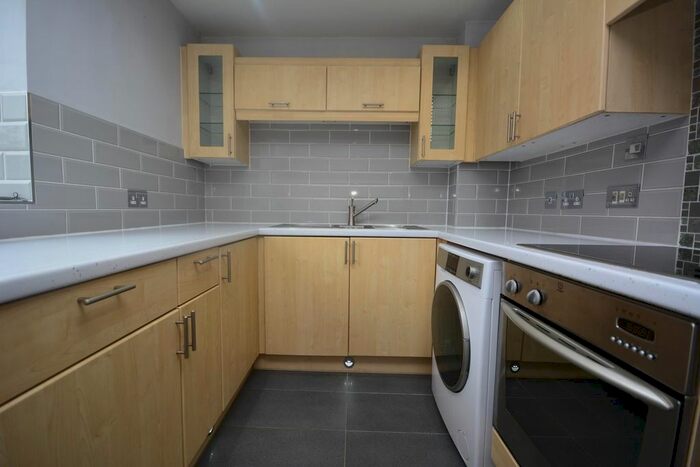 2 Bedroom Flat To Rent In Drood Close, Chelmsford, CM1