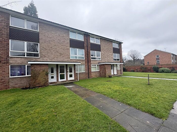 2 Bedroom Flat To Rent In Inglewood Court, Liebenrood Road, Reading, RG30