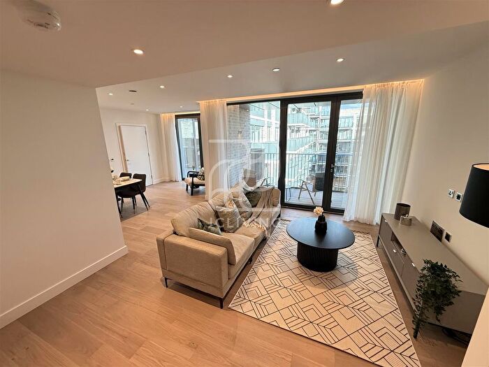 1 Bedroom Flat To Rent In Pluralist House, London, WC1X