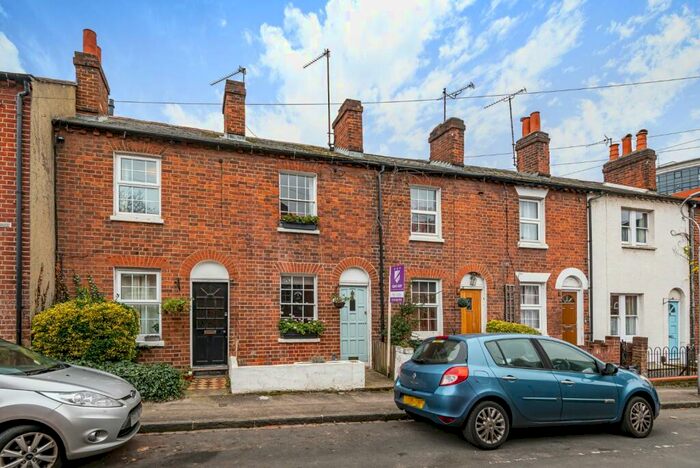 3 Bedroom Terraced House To Rent In St. Johns Hill, Reading, Berkshire, RG1