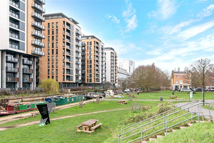 3 Bedroom Flat For Sale In Titanium Point, Palmers Road, Bethnal Green, London, E2