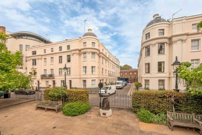 4 Bedroom Town House To Rent In Victoria Square, London, SW1W