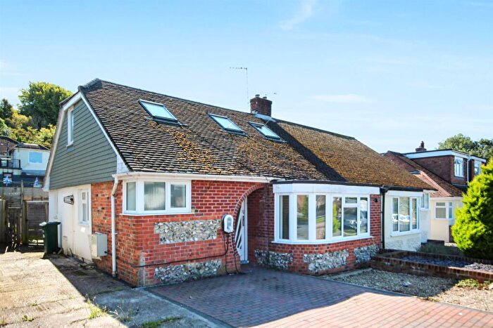 4 Bedroom Semi-Detached Bungalow To Rent In Mackie Avenue, Brighton, BN1