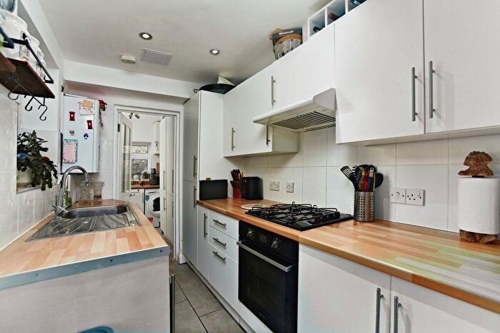 2 Bedroom Semi-Detached House For Sale In Parker Road, Croydon, CR0