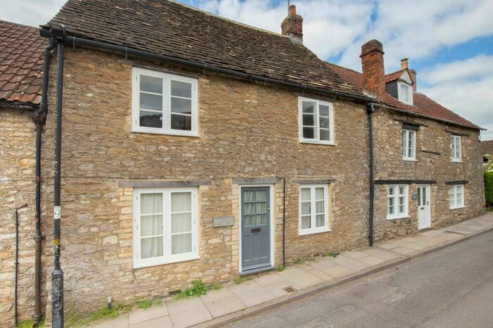 2 Bedroom Cottage To Rent In St. Marys Street, Malmesbury, SN16