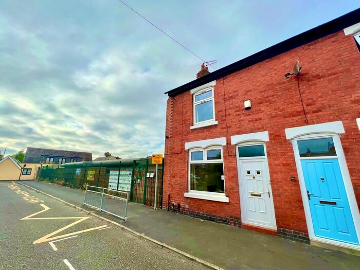 2 Bedroom Property To Rent In Green Street, Cale Green, Stockport, SK3