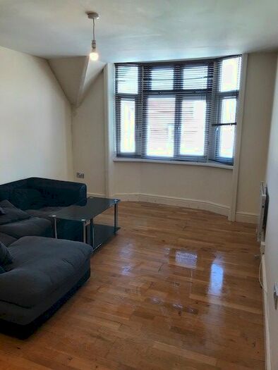 1 Bedroom Flat To Rent In High Street, Tonbridge, Kent, TN9