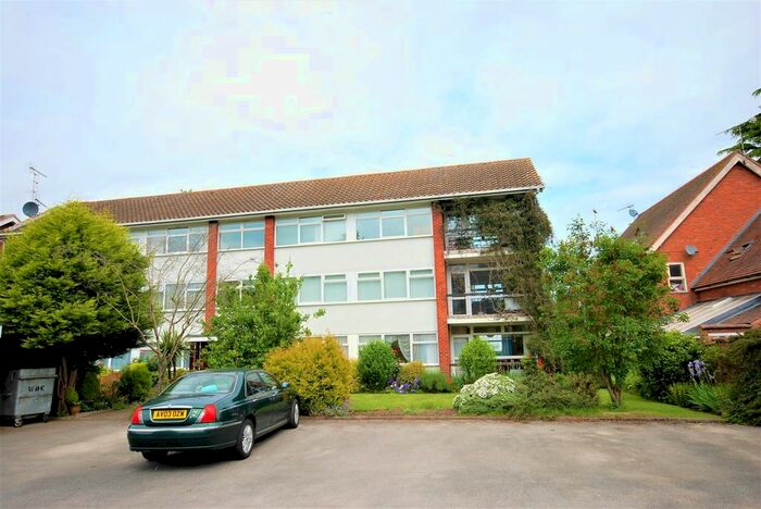 2 Bedroom Flat To Rent In Riplingham Court, Arlington Avenue, Leamington Spa, Warwickshire, CV32