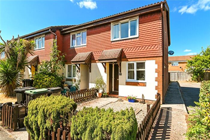2 Bedroom End Of Terrace House For Sale In The Hyde, New Milton, Hampshire, BH25