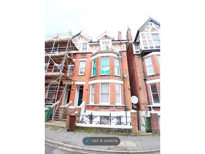 1 Bedroom Flat To Rent In Lime Hill Road, Tunbridge Wells, TN1