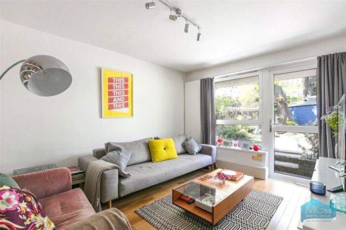 2 Bedroom Apartment To Rent In Pemberton Gardens, Archway, London, N19
