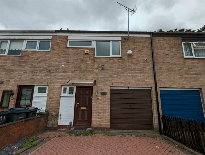 3 Bedroom Terraced House To Rent In Simmons Drive, Quinton, Birmingham, B32