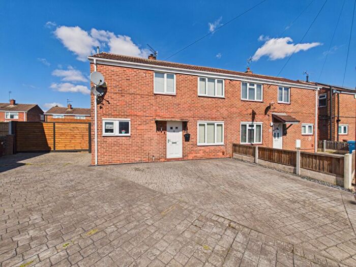 3 Bedroom Semi Detached House For Sale In Duesbury Close, Allenton, DE24