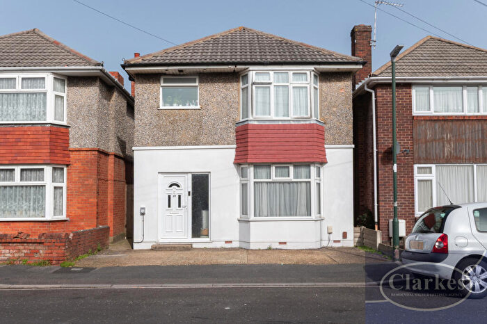 3 Bedroom Detached House For Sale In Elmes Road, Bournemouth, BH9