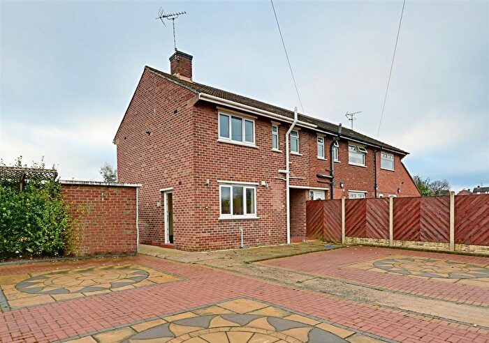 2 Bedroom End Terrace House To Rent In Wingfield Road, New Tupton, S42