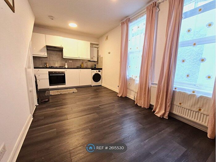 1 Bedroom Flat To Rent In Streatham Road, Mitcham, CR4
