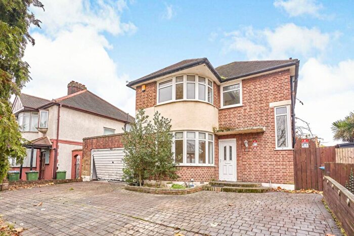 3 Bedroom Detached House To Rent In Sidcup Road London, SE9