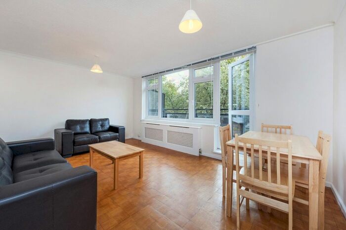 3 Bedroom Flat To Rent In Lockwood Square, London, SE16