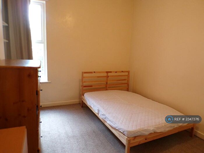 6 Bedroom Semi-Detached House To Rent In Egerton Road, Manchester, M14