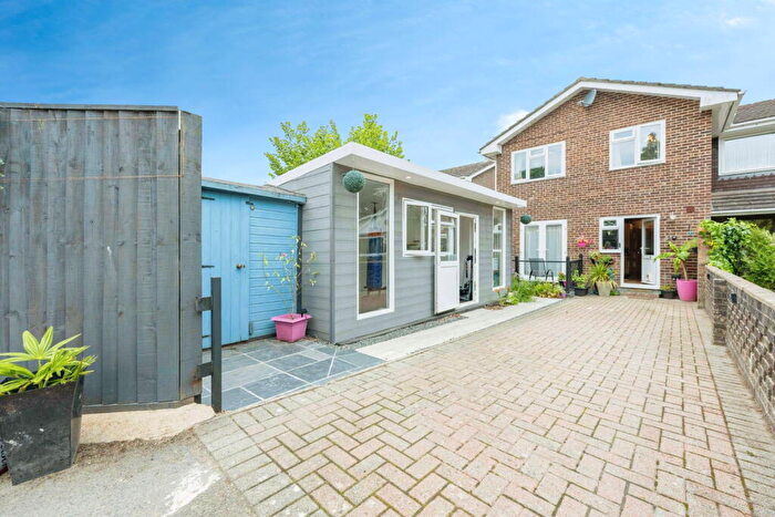 4 Bedroom Semi Detached House For Sale In Otter Close, Bishopstoke, Eastleigh, SO50